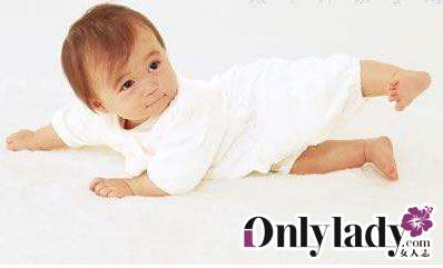 準(zhǔn)確掌握翻身信號(hào) 寶寶成長(zhǎng)第一站的關(guān)鍵觀察